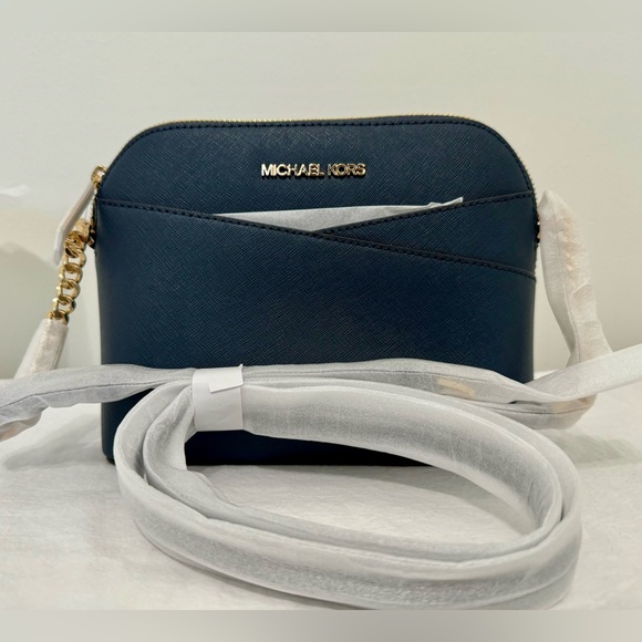 New Michael Kors Jet Set Travel Medium Dome Crossbody Leather Navy with Dust bag - Picture 1 of 7